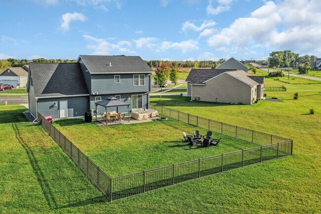 Building Photo - 1631 Smith Ln