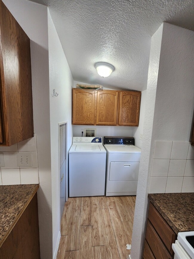 Building Photo - 3BR, 2BTH in Hayden