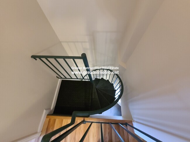 Building Photo - 30 Clark St