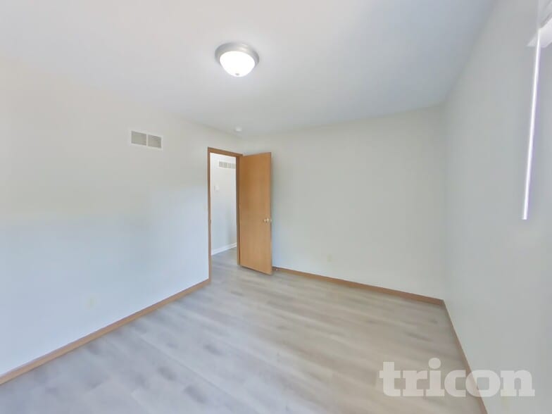 Building Photo - 1816 Hilltop Village Ln