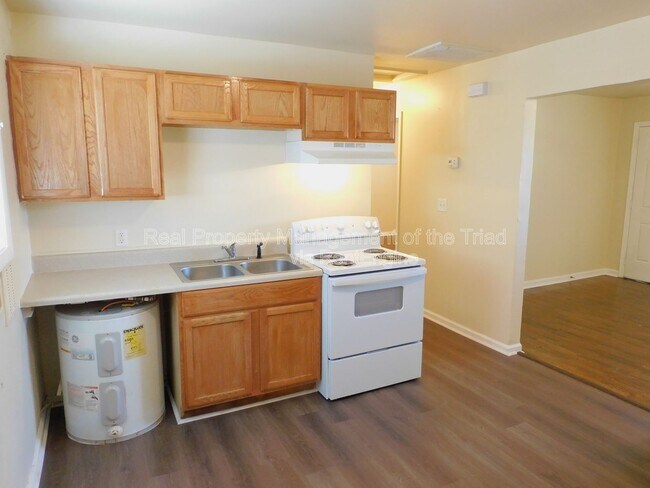 Building Photo - 2118 Everitt St