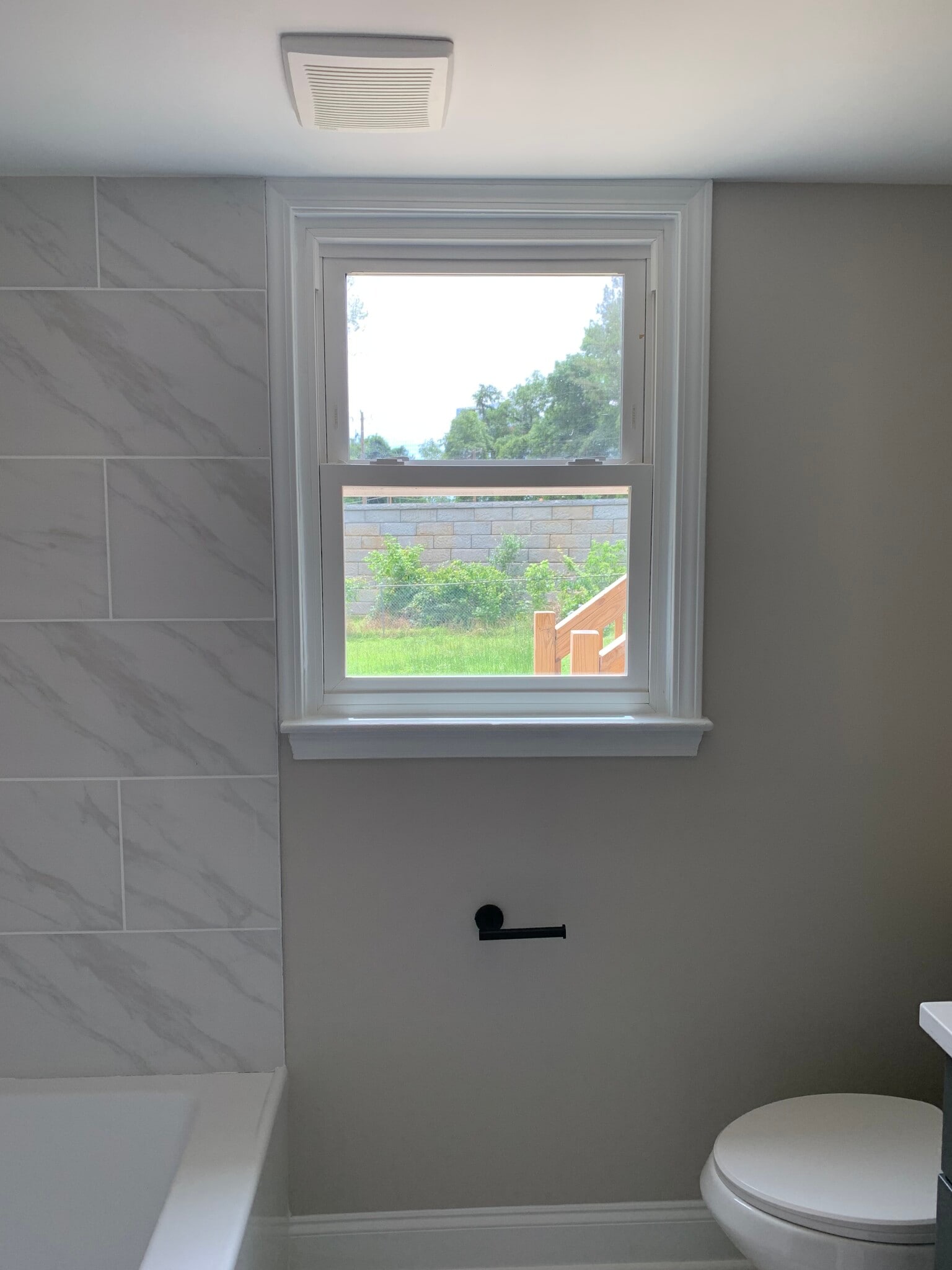 Shared Bathroom - 2824 Wyncote Dr