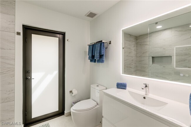 Building Photo - 3511 17th Ave SW