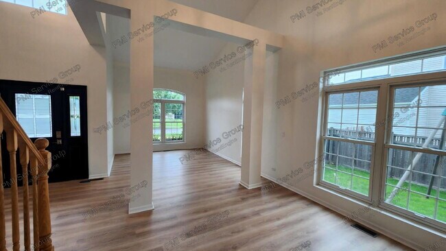 Building Photo - 1523 Schumacher Dr