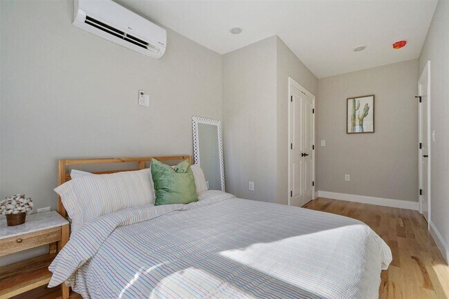 Building Photo - 346 Communipaw Ave