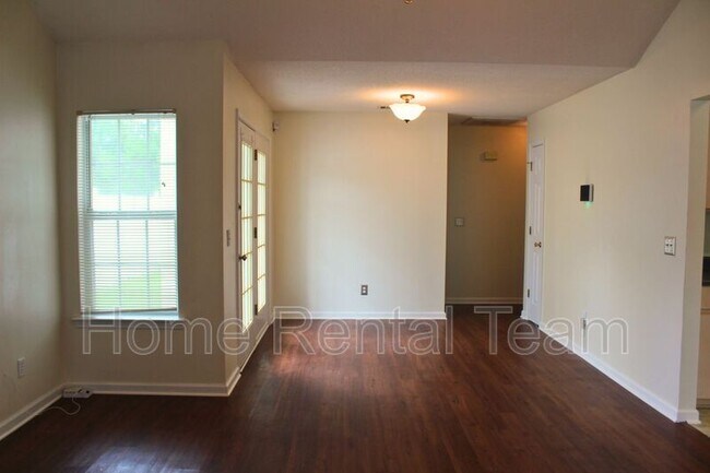 Building Photo - 132 Bluelake Blvd