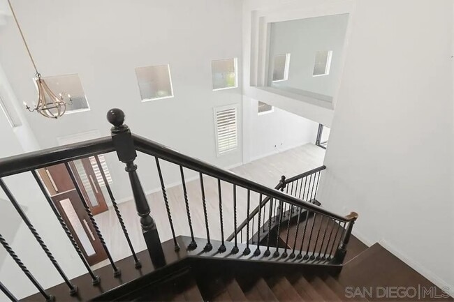 Building Photo - 561 Bayona Loop