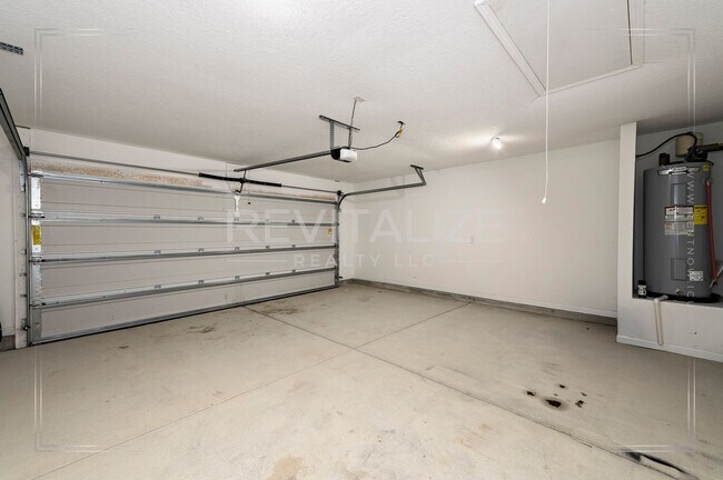 Building Photo - 1097 Hayward Lp