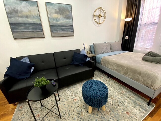 Building Photo - 310 E 103rd St