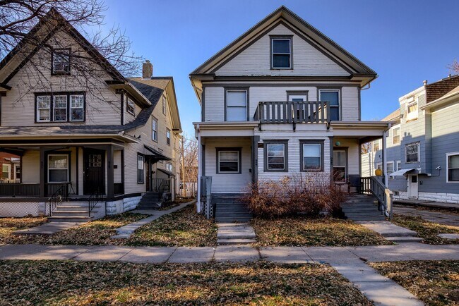 Building Photo - 925/927 Goodhue Blvd
