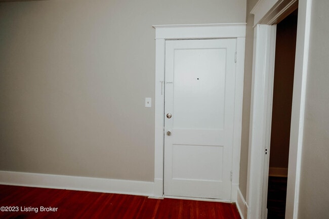 Building Photo - 2309 Wetstein Ave