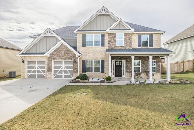 Primary Photo - 421 Newport Ave