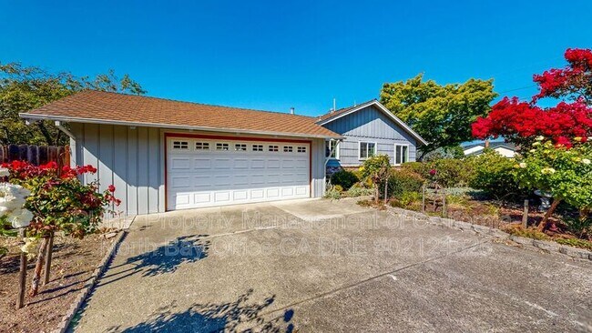 Building Photo - 1827 Creekside Rd