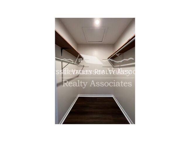 Building Photo - 8500 Olde Colony Trail