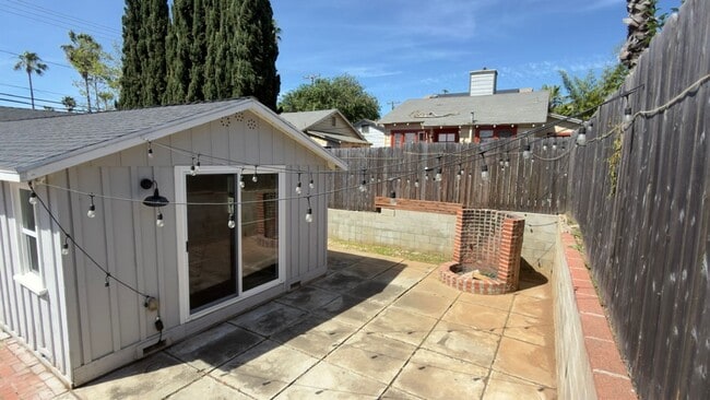 Building Photo - Newly Remodeled 3 bedroom home with AC
