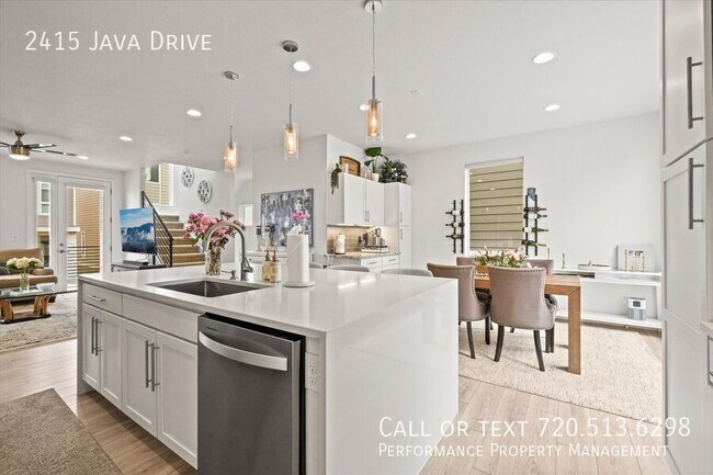 Building Photo - 2415 Java Dr