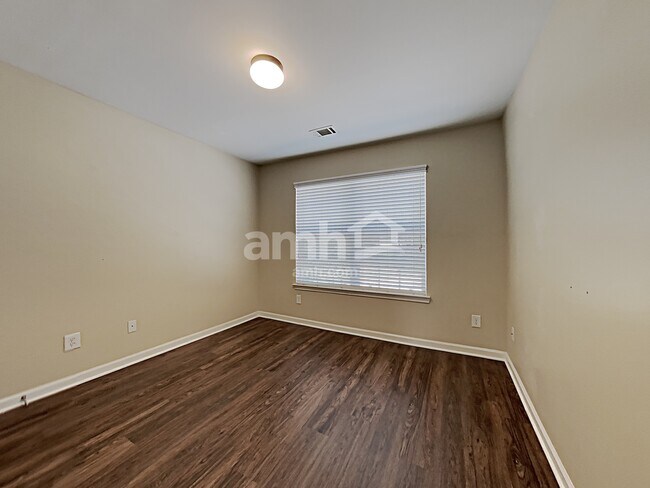 Building Photo - 2095 Mina Lane Dr
