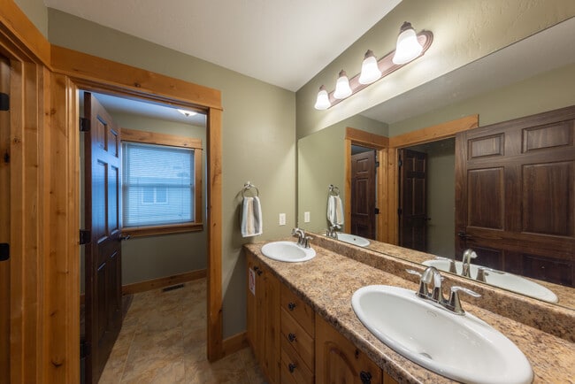 Building Photo - 1608 Gale Ct