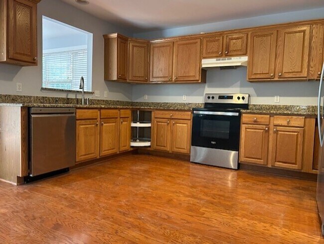 Building Photo - 268 Ceasar Pl
