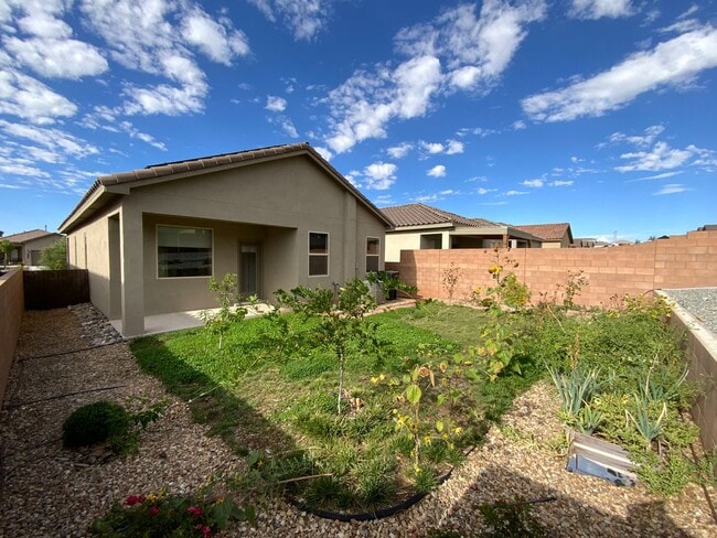 Building Photo - 3 Bedroom Single Story Home Available Near Westside Blvd SE & Unser Blvd SE!