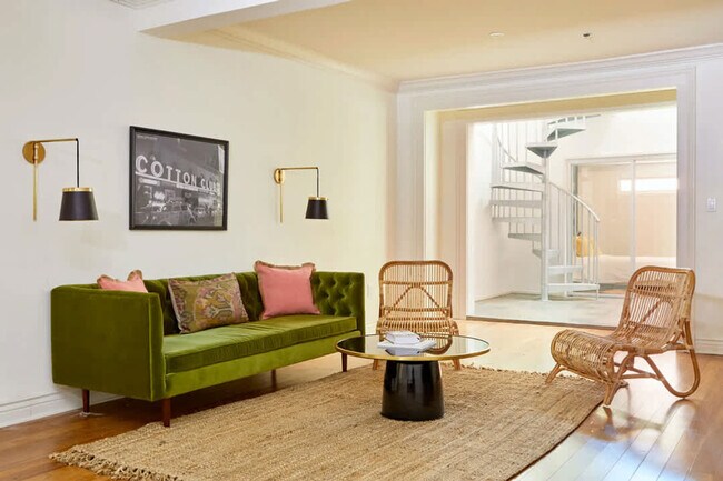 Primary Photo - 2317 N Rampart St