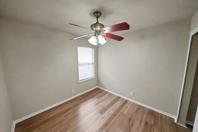 Building Photo - Move-in Ready 3-Bedroom Home Near Lackland AFB - Realtor Commission: $500