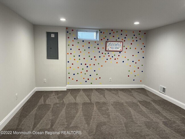 Building Photo - 5 Stockport Way