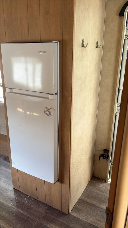 Building Photo - 622 N Beach St