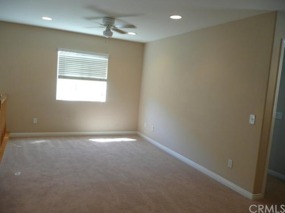 Building Photo - 18 Copperstone Ln
