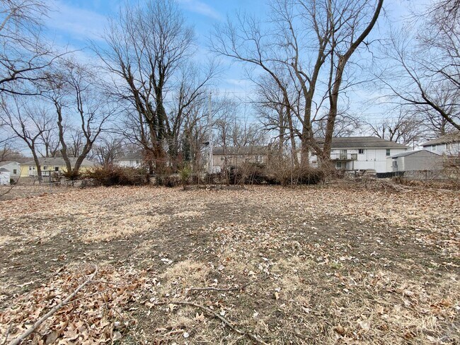 Building Photo - Beautiful 3 Bed 2.5 Bath Ranch Home with Garage in Raytown, MO