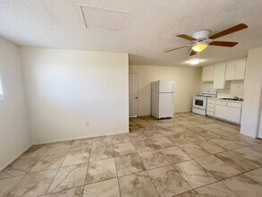 Building Photo - 1 bed and 1 bath located in Henderson!