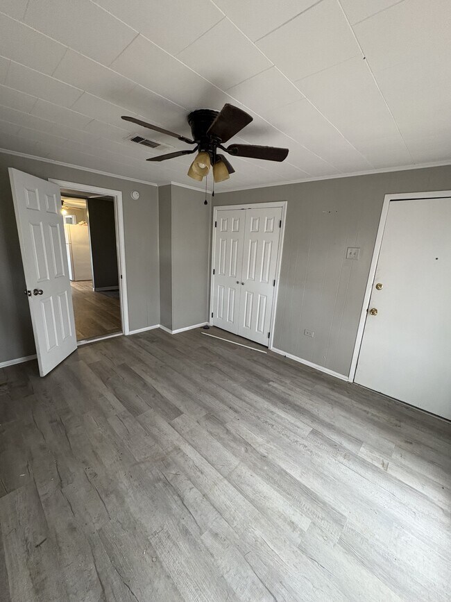 Building Photo - 1403 Eugene St