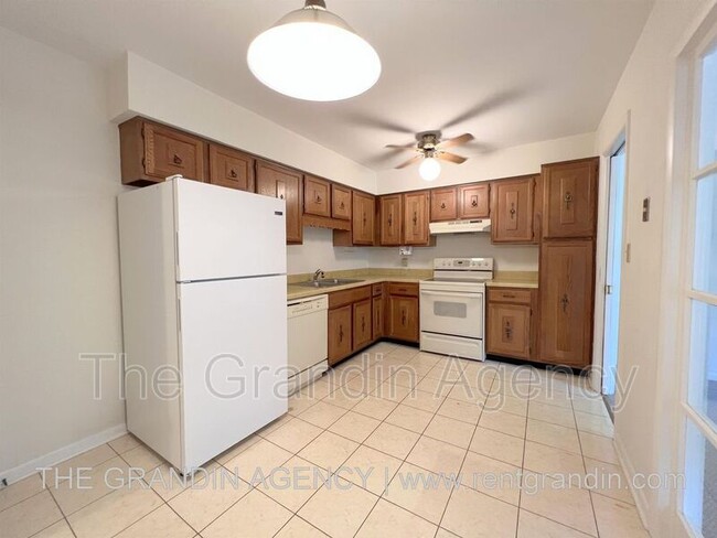 Building Photo - 5260 Crossbow Cir