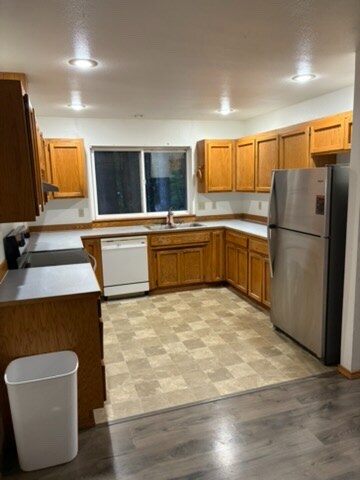 Building Photo - 44902 Fir Rd