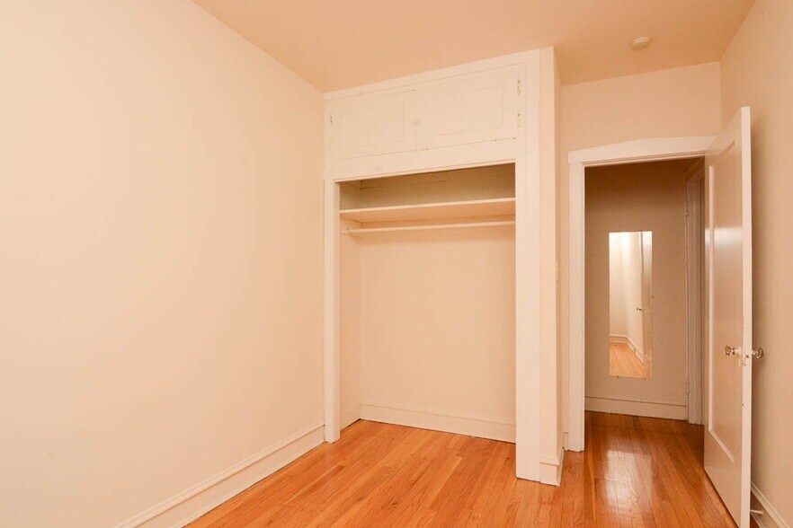 Building Photo - 1312 Oak Ave
