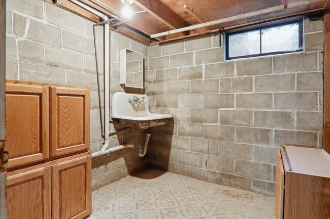 Building Photo - 8428 County Rd 1060 E
