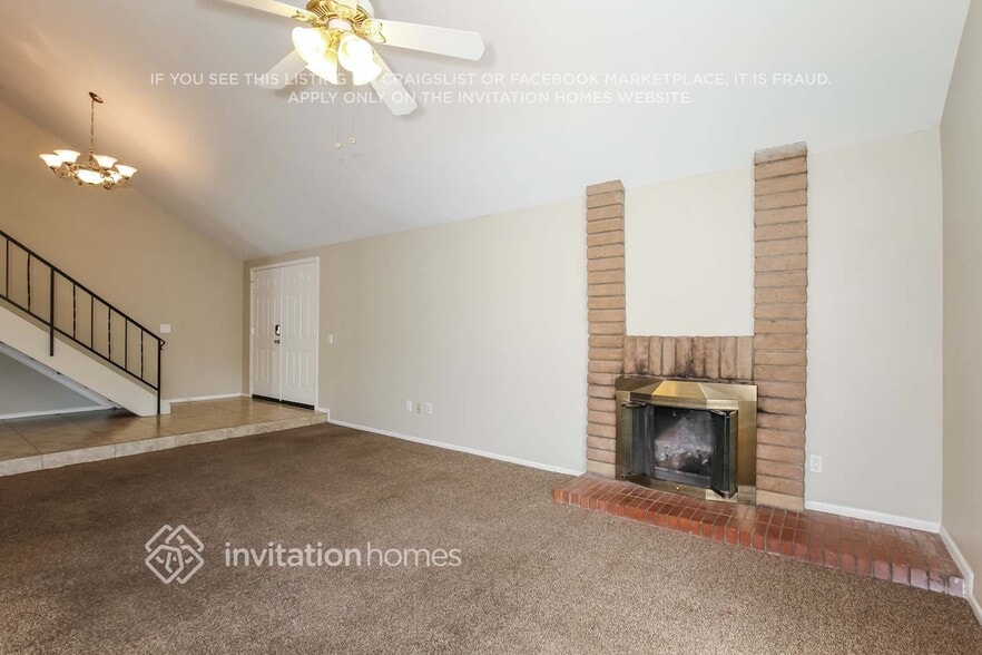 Building Photo - 4402 W Crocus Dr