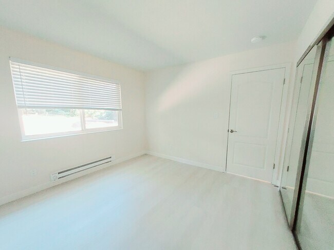 Building Photo - 227 Masters Ct