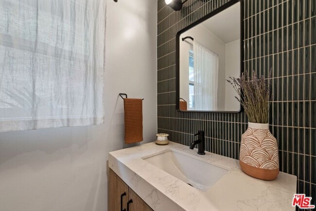 Building Photo - 3520 Mandeville Canyon Rd