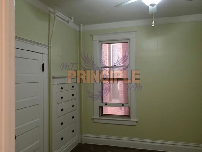 Building Photo - 805-807 W Galena St