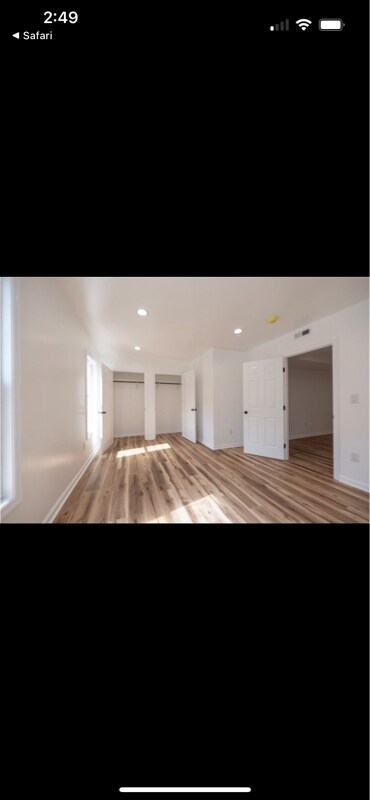 Building Photo - 215 N Maple Ave