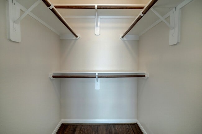 Building Photo - 427 W 16th St