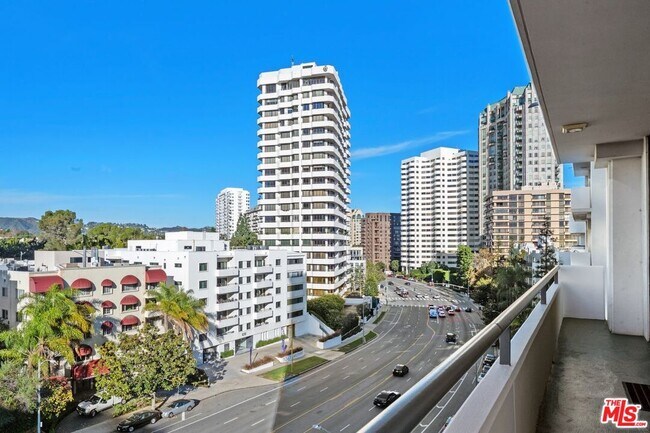 Building Photo - 10660 Wilshire Blvd