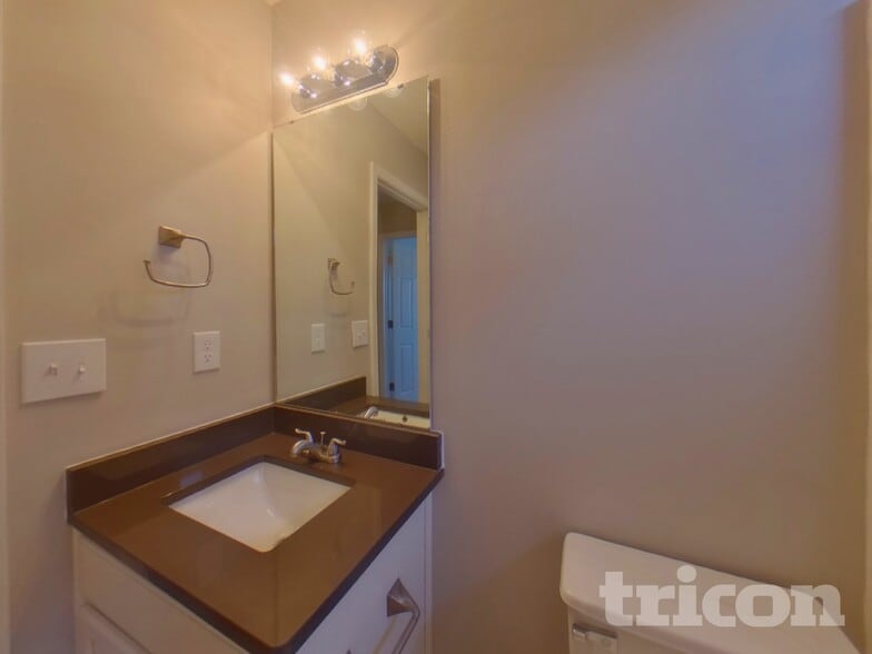 Building Photo - 2103 Wexford Way