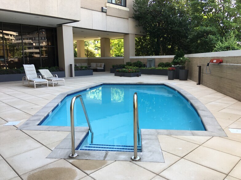 The Plaza Pool - 800 25th St NW