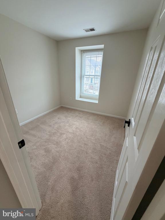 Building Photo - 46754 Woodmint Terrace