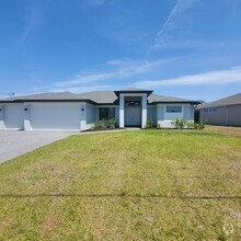 Building Photo - Modern Comfort in Cape Coral