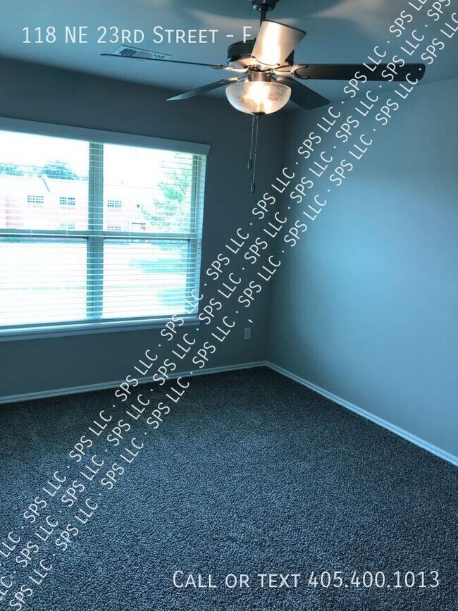 Building Photo - 118 NE 23rd St