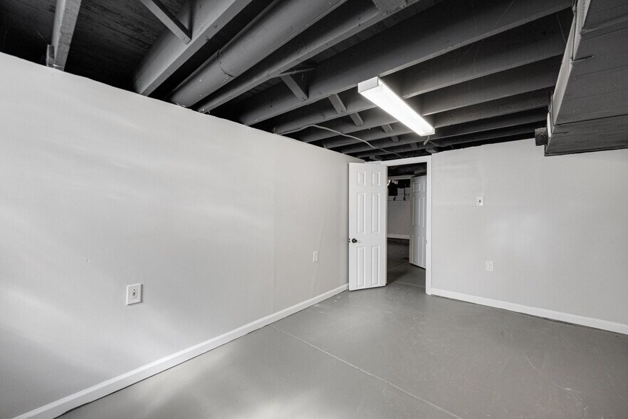 Building Photo - 507 Davis St