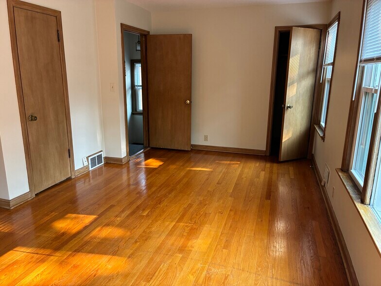 Living area - 4306 N Stowell Ave